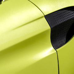 Aston Martin Vantage Lime Essence 15